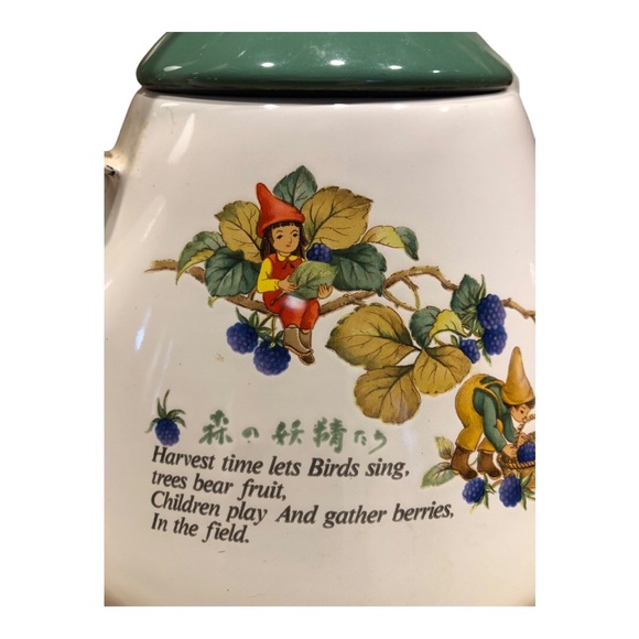 Vintage Cottage Harvest Fairies Enamel Teapot Like New 6 Cup 48 Oz. - Picture 2 of 7